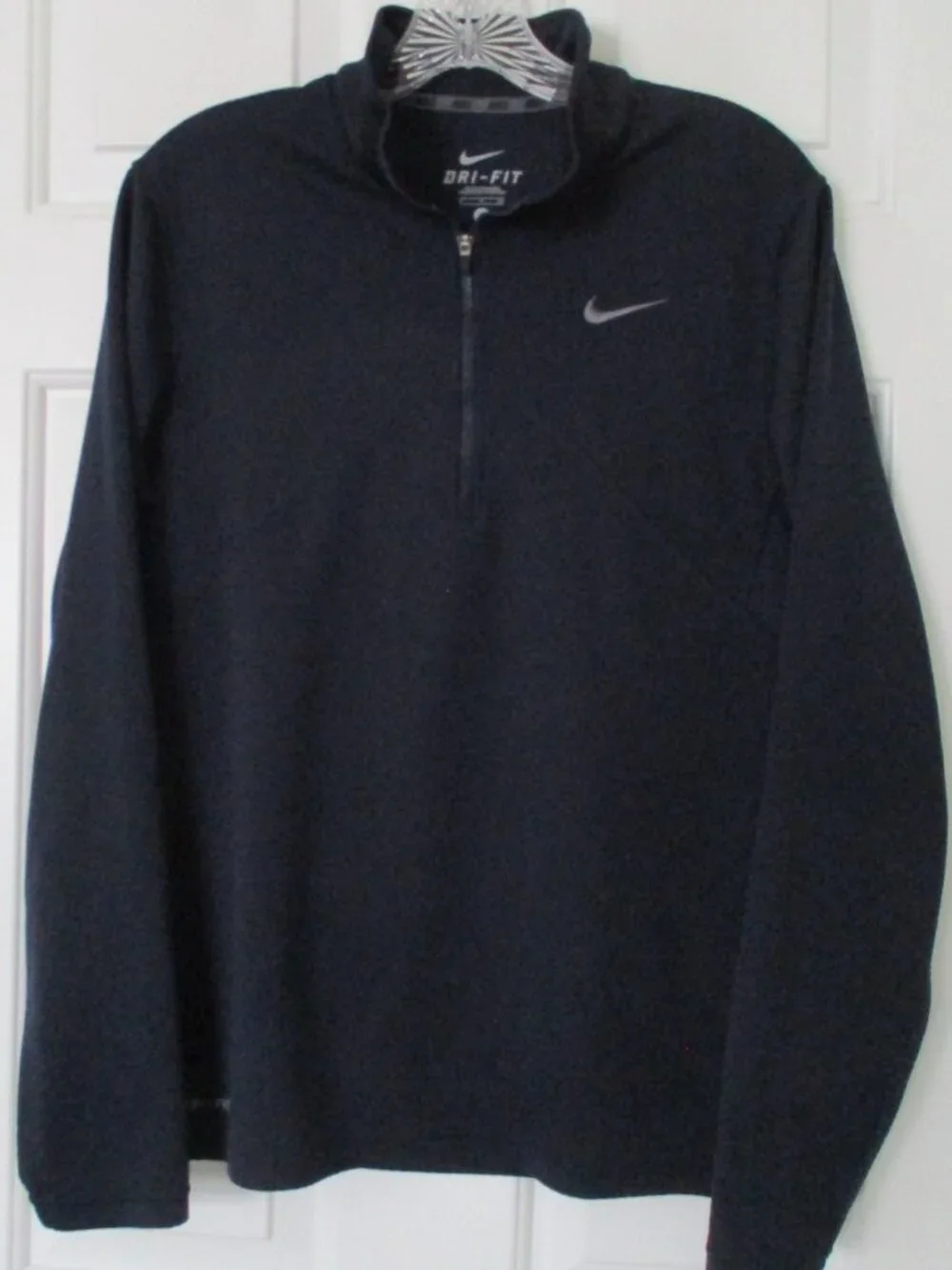 Nike Dri-Fit Womens L/S Navy 1/4 Zip Ventilated Top. Zippered Security Pocket- S
